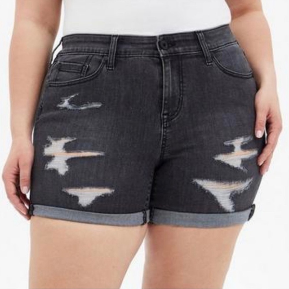Torrid Super Soft Didtressed Denim Shorts Size 12